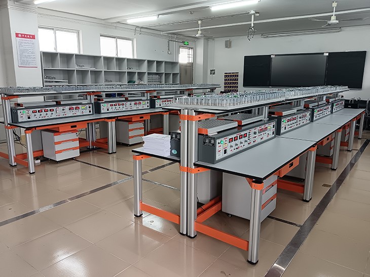 軌道交通模數(shù)電實(shí)訓(xùn)室設(shè)備